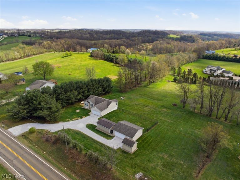 9226 Lisbon Street, East Canton, OH - Photo 4