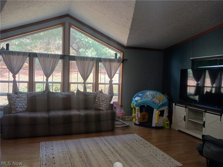 111 Everson Road, Belpre, OH - Photo 8
