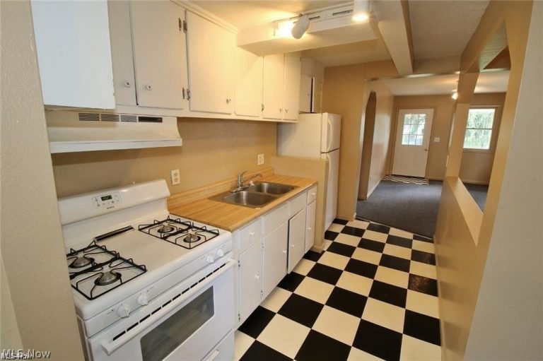 39 2nd Street #C, Frazeysburg, OH - Photo 3