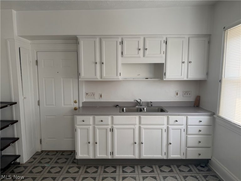 3821 143rd Street, Cleveland, OH - Photo 5