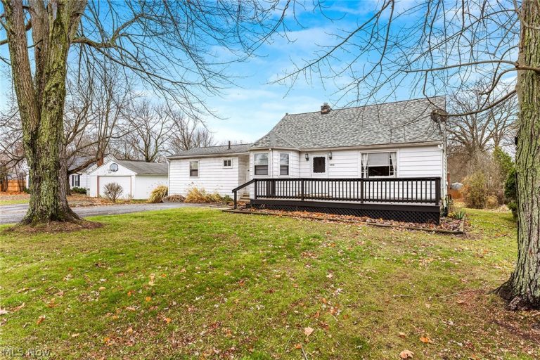 4556 Fishcreek Road, Stow, OH - Photo 2