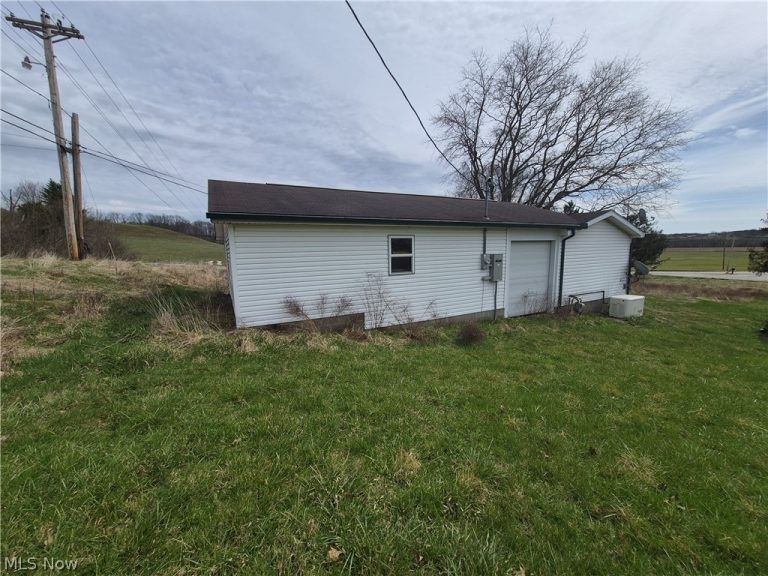 14979 Old Glory Road, Lore City, OH - Photo 4