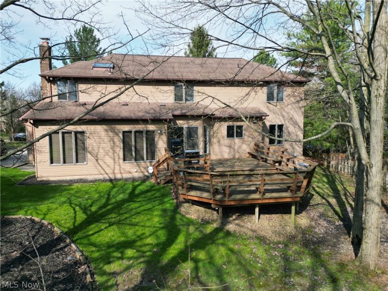 10621 Sherwood Trail, North Royalton, OH - Photo 2