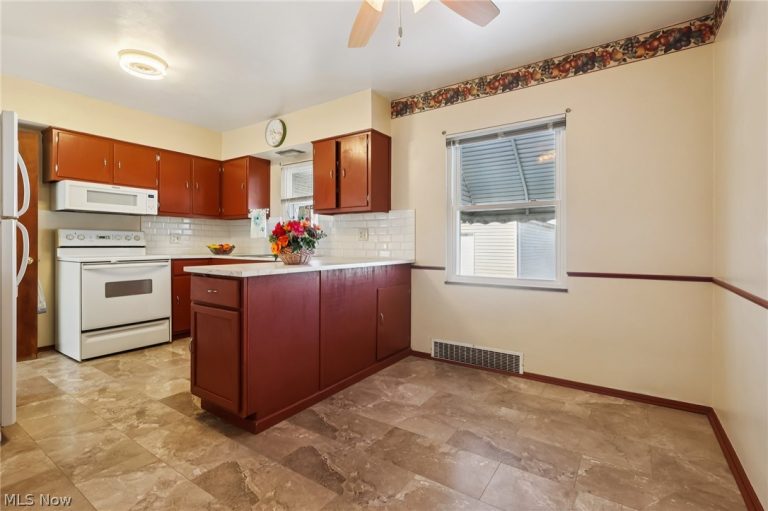 4252 Ridgeview Road, Cleveland, OH - Photo 6