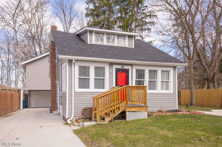 3782 Edgepark Drive, Akron, OH - Photo 2