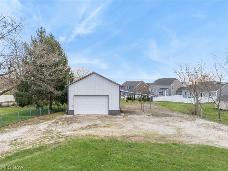 9865 Cleveland Avenue, Uniontown, OH - Photo 2