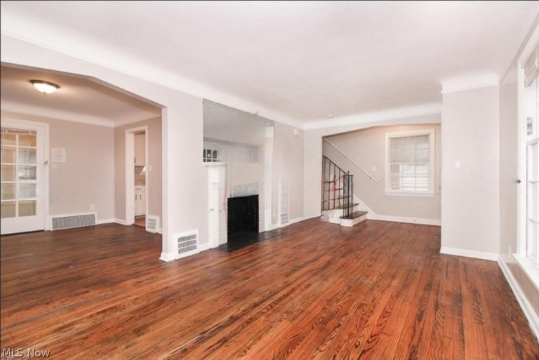 3801 Woodridge Road, Cleveland, OH - Photo 3