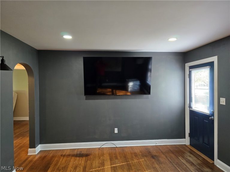 403 High Grove Boulevard, Akron, OH - Photo 8