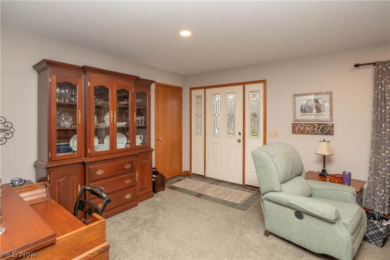 1060 Roosevelt Street, Massillon, OH - Photo 3