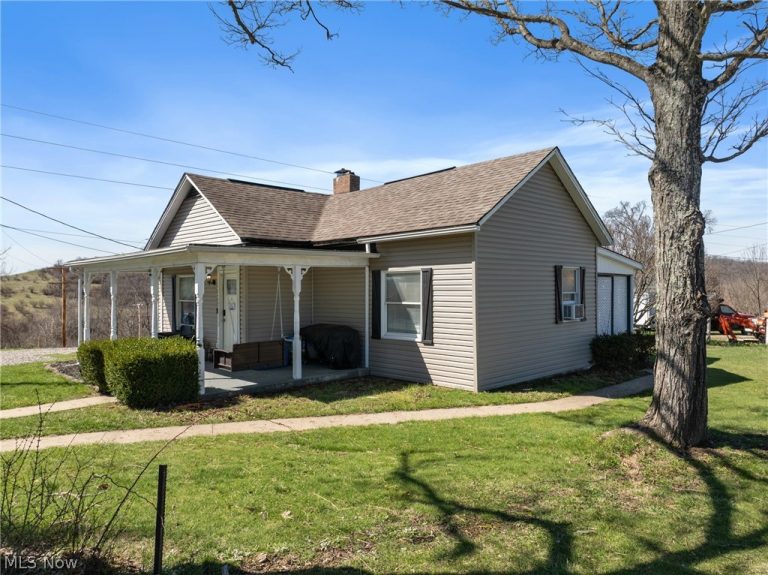 48499 Fairpoint Maynard Road, St Clairsville, OH - Photo 2