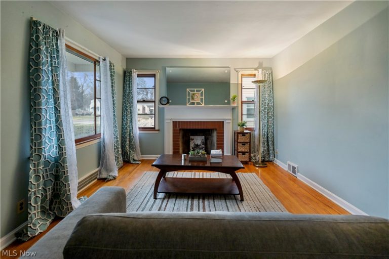 2249 Coleman Drive, Youngstown, OH - Photo 2