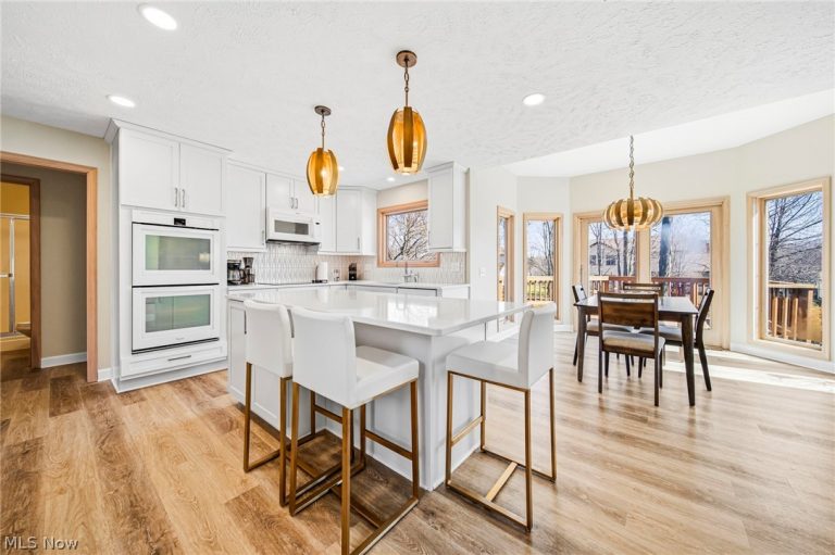 471 Medway Road, Highland Heights, OH - Photo 2