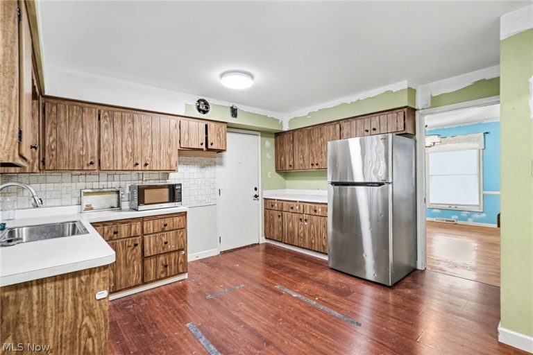 1011 Chatham Place, Rocky River, OH - Photo 5