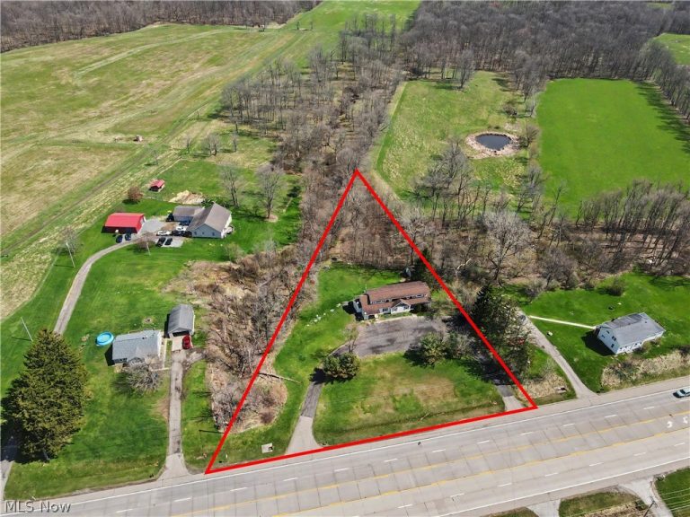 16790 Main Market Road, West Farmington, OH - Photo 3
