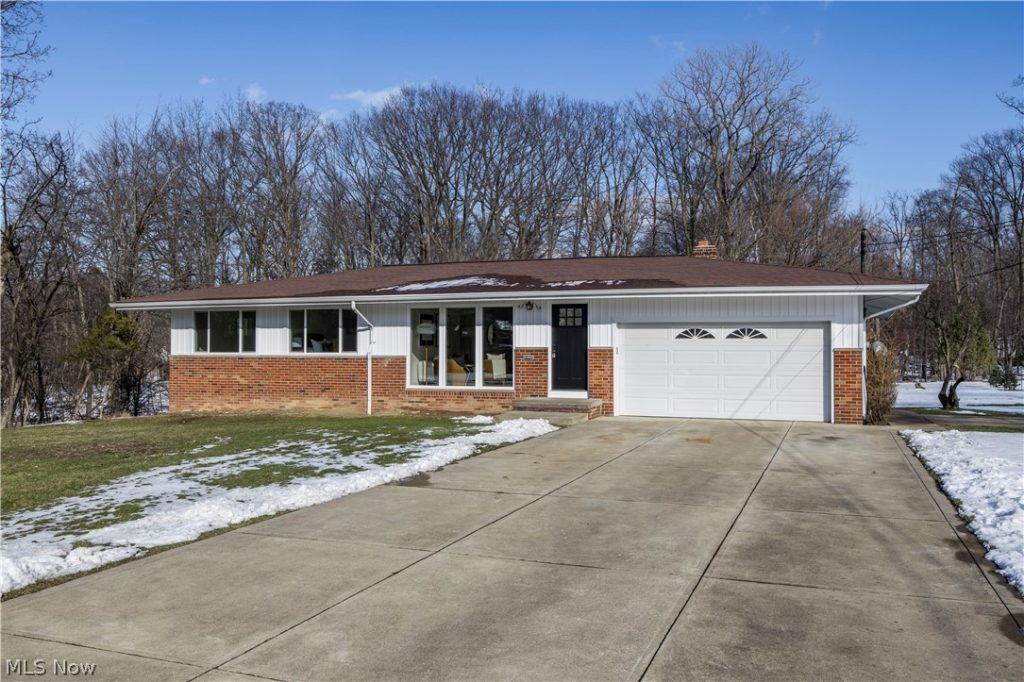 7939 Longview Road, Broadview Heights, OH