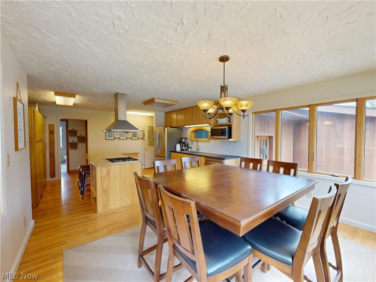 682 Rural Road, Eastlake, OH - Photo 8