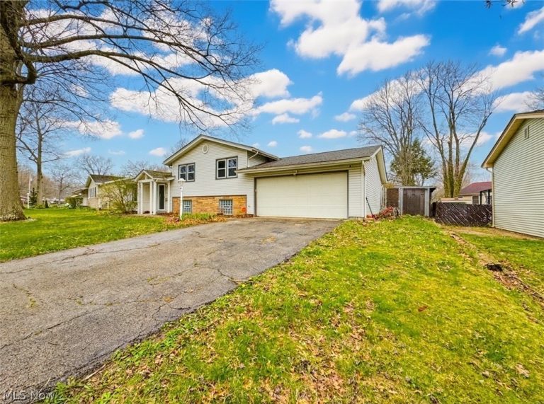 3786 Bryant Drive, Youngstown, OH - Photo 2