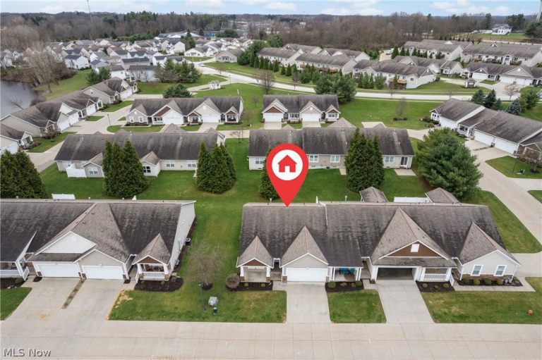 3068 Somerset Drive, Akron, OH - Photo 2