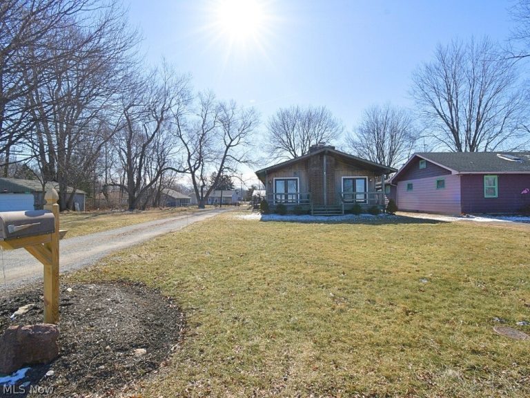 9090 Headlands Road, Mentor, OH - Photo 4