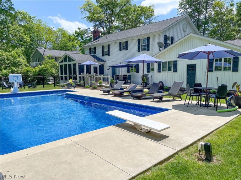 2211 Jesse Drive, Hudson, OH - Photo 2