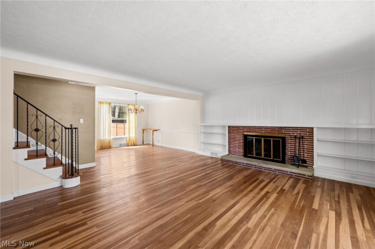 1132 Brainard Road, Lyndhurst, OH - Photo 8