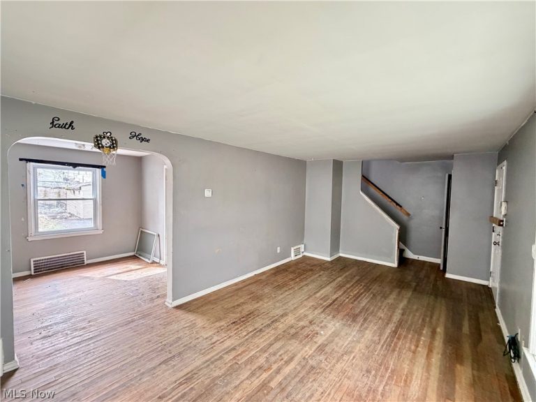 12402 Imperial Avenue, Cleveland, OH - Photo 3