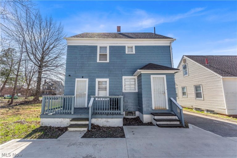 20111 Mountville Drive, Maple Heights, OH - Photo 4