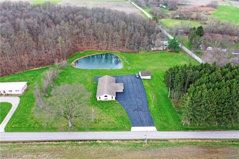 6000 Webber Cole Road, Kinsman, OH - Photo 6