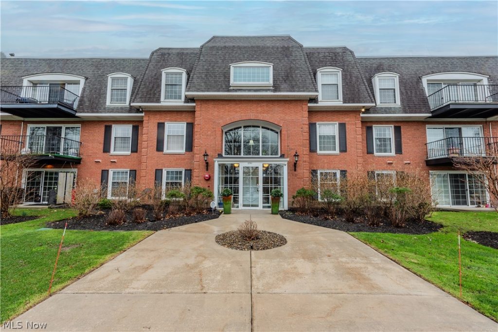 22701 Center Ridge Road #207, Rocky River, OH