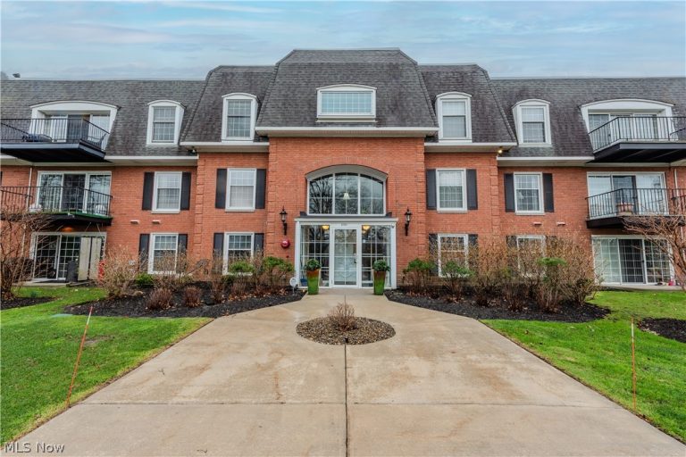 22701 Center Ridge Road #207, Rocky River, OH, 44116