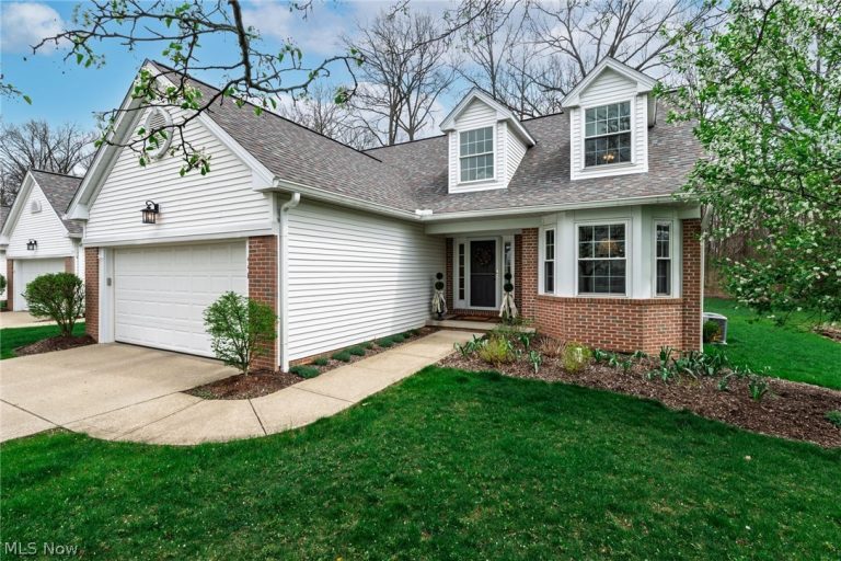 448 Reserve Drive, Cuyahoga Falls, OH - Photo 2