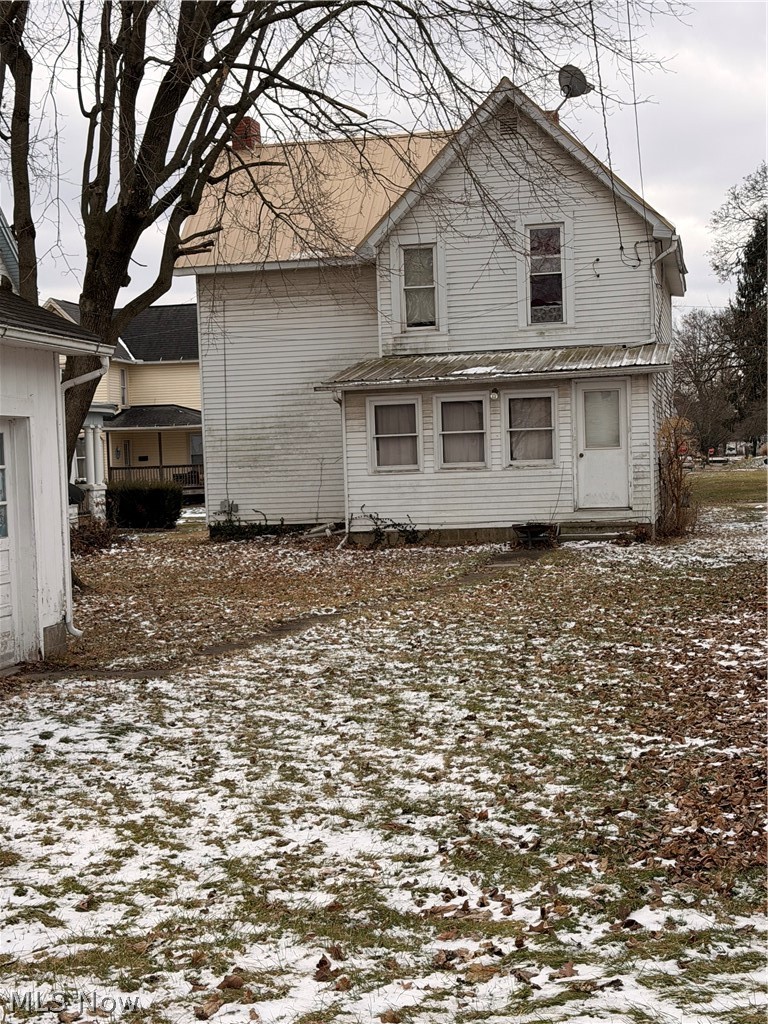 912 Orchard Street, Coshocton, OH - Photo 2