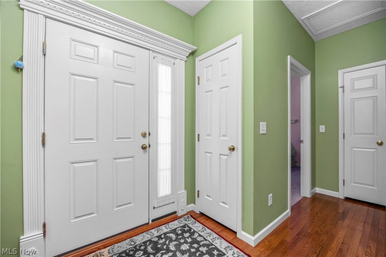 884 Lakeview Court, Kent, OH - Photo 2