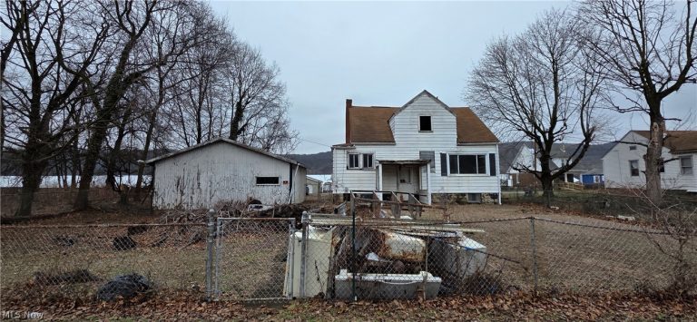 1011 Grant Street, Newell, WV - Photo 4