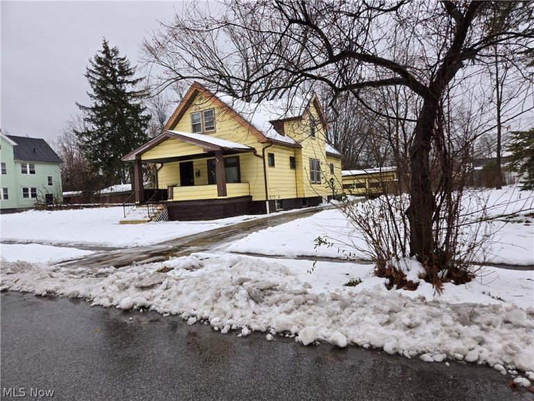 11210 Revere Avenue, Cleveland, OH - Photo 2