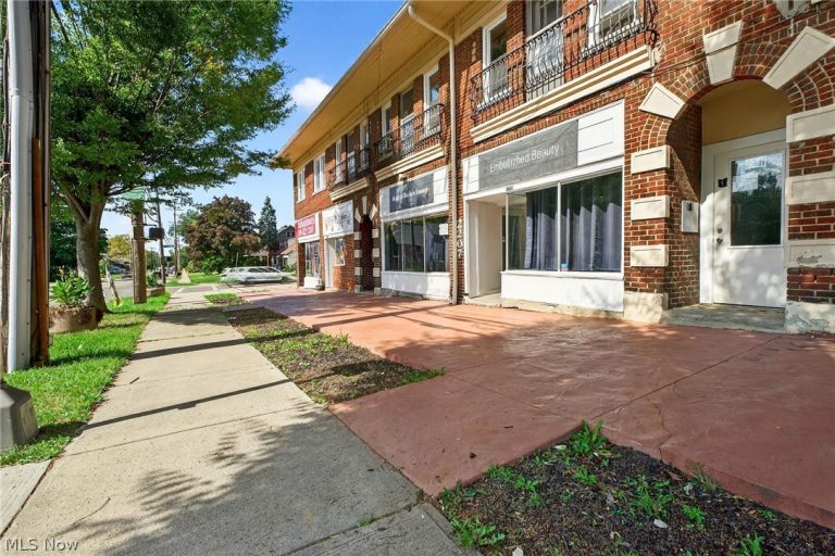 2201 Taylor Road, Cleveland Heights, OH - Photo 2