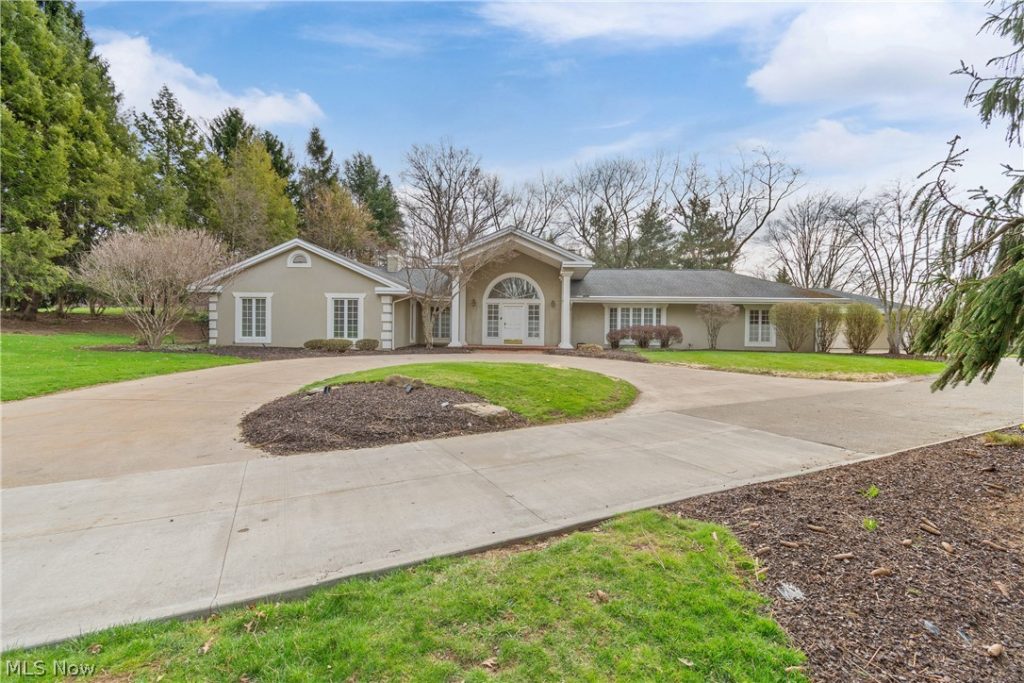 2520 Glenmont Road, Canton, OH
