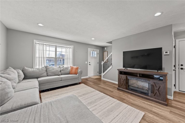 864 Liberty Court, Massillon, OH - Photo 4