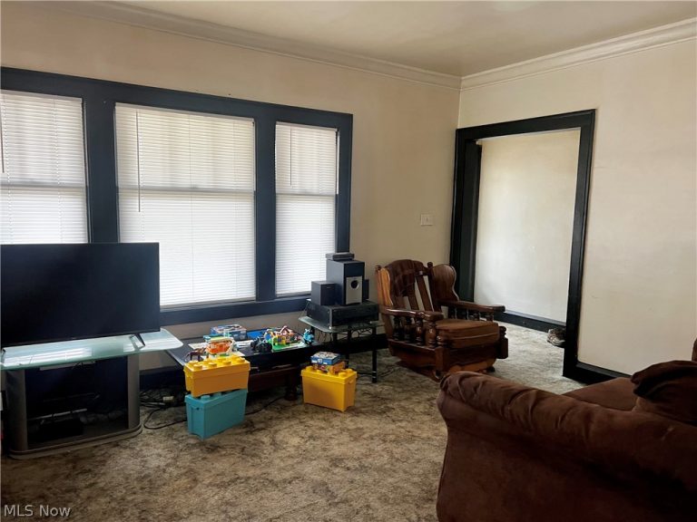 11822 Lenacrave Avenue, Cleveland, OH - Photo 5