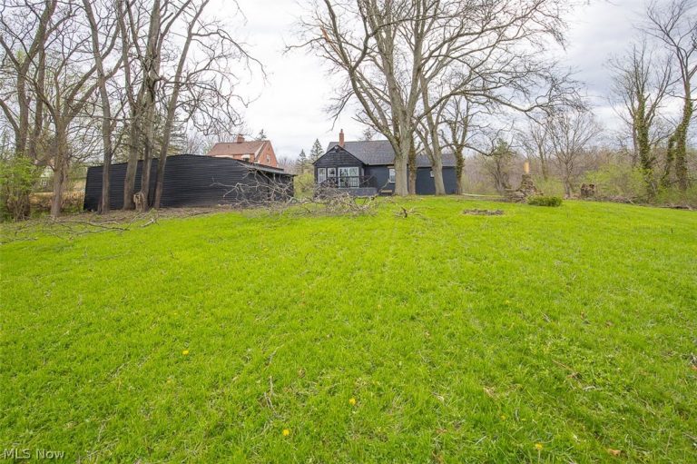 332 Solon Road, Bedford, OH - Photo 5