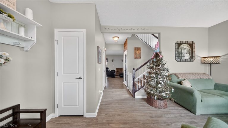 5640 Coverdale Way, Medina, OH - Photo 6