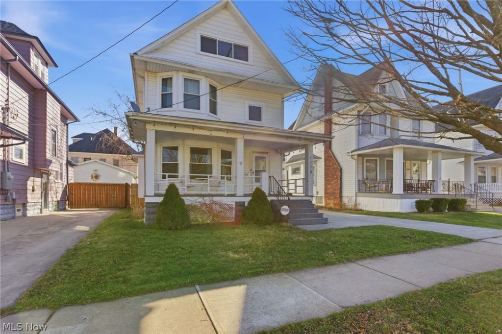 1279 Beach Avenue, Lakewood, OH