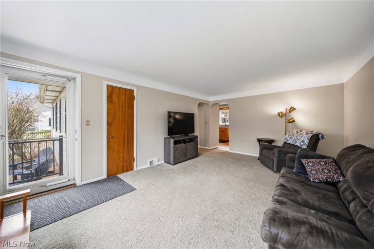 8462 Nowlen Street, Mentor, OH - Photo 5