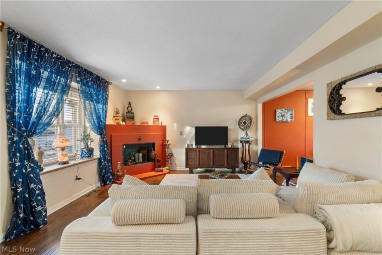 20520 Detroit Road, Rocky River, OH - Photo 6