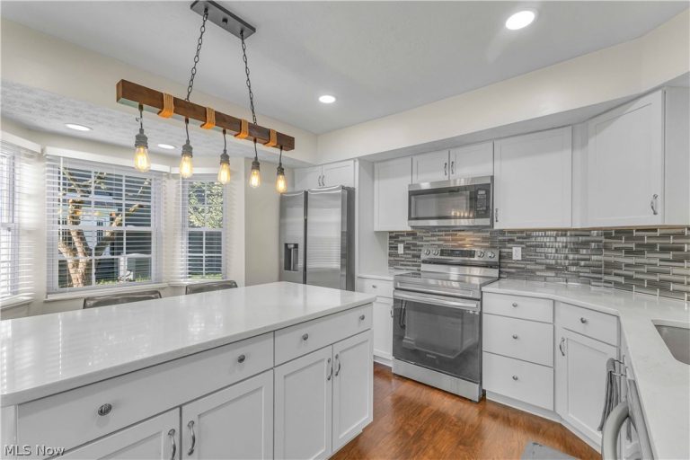 1748 Walnut Lane #32, Rocky River, OH - Photo 8
