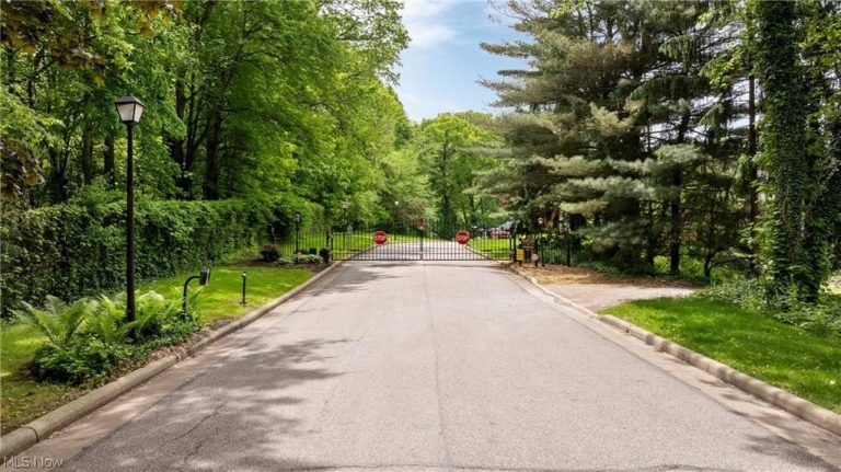 Bayview Terrace, Akron, OH - Photo 3