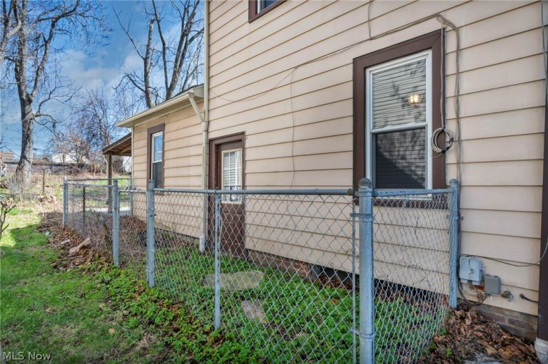 1729 Newberry Street, Cuyahoga Falls, OH - Photo 5