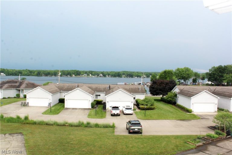 1939 Craig Drive, Lake Milton, OH - Photo 3