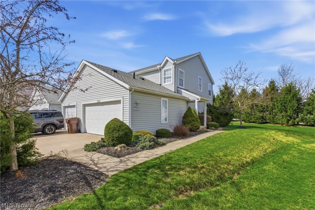 1101 Meadow Run, Copley, OH