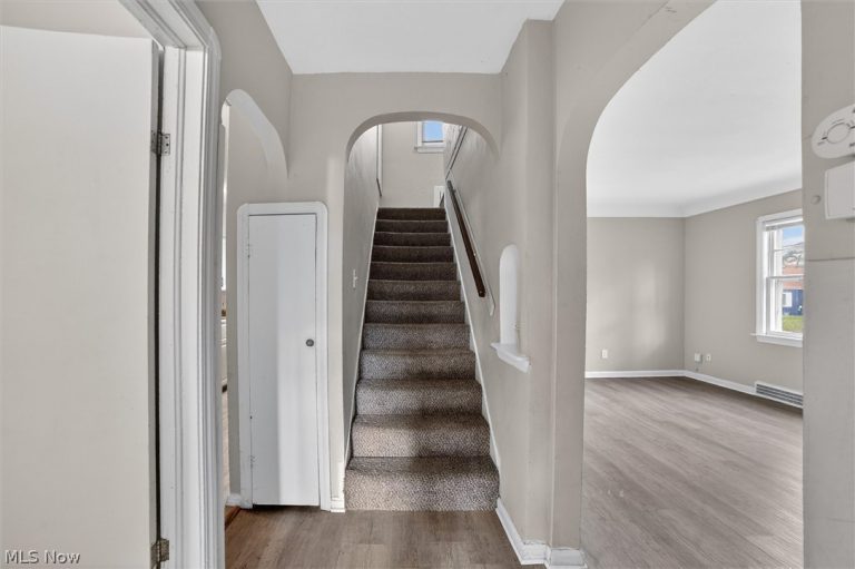 17208 Lipton Avenue, Cleveland, OH - Photo 6